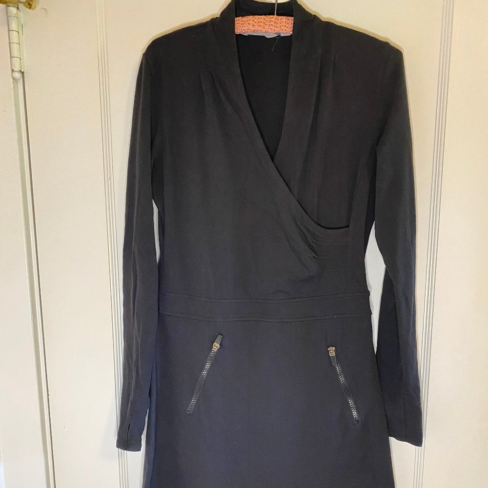 Athleta black wrap front long sleeve knit dress sz S